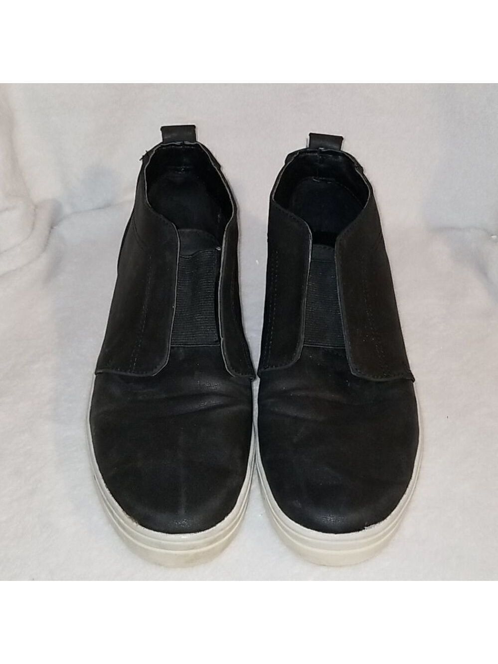 UNIVERSAL THRED BLACK SLIP ON SNEAKERS